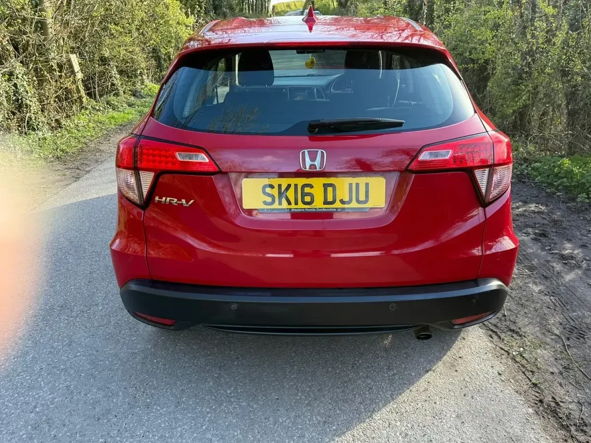 Used Honda HR-V SE 130 HP (95 kW) 2016 Red SUV