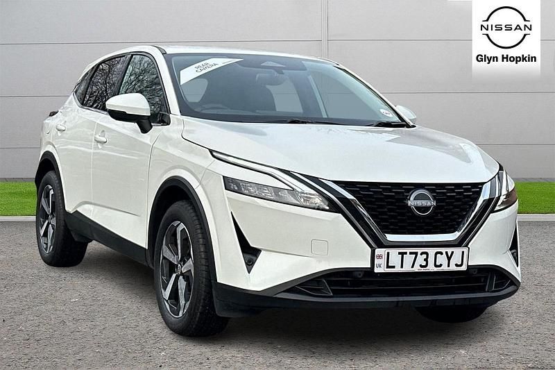 White Used 2023 Nissan Qashqai N-Connecta SUV | £24,387 (Expensive) - Image 1/4