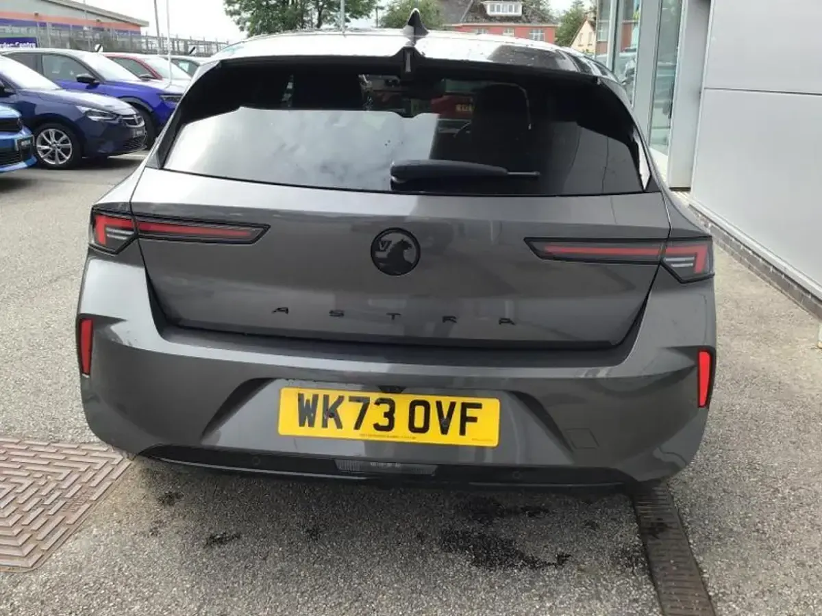 Used Vauxhall Astra Ultimate 128 HP (94 kW) 2023 Grey Hatchback