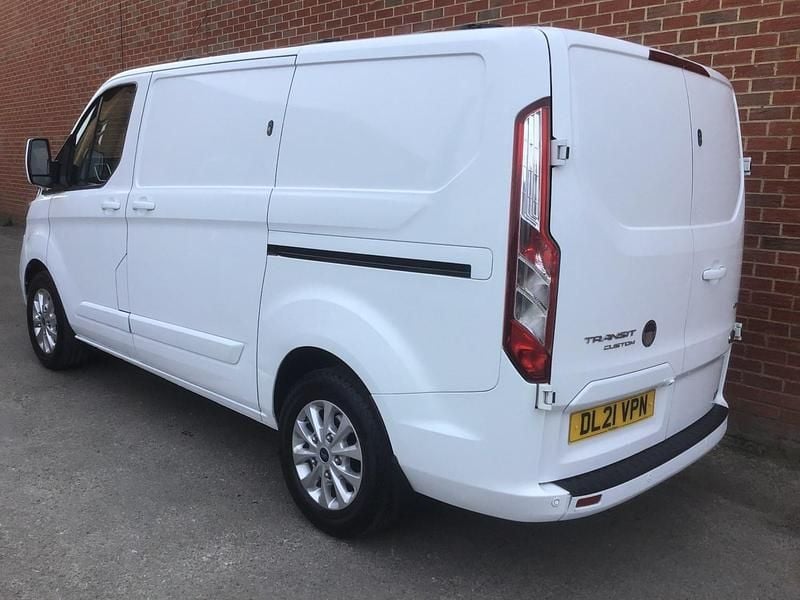 Used Ford Transit Custom Limited 126 HP (92 kW) 2021 White Van