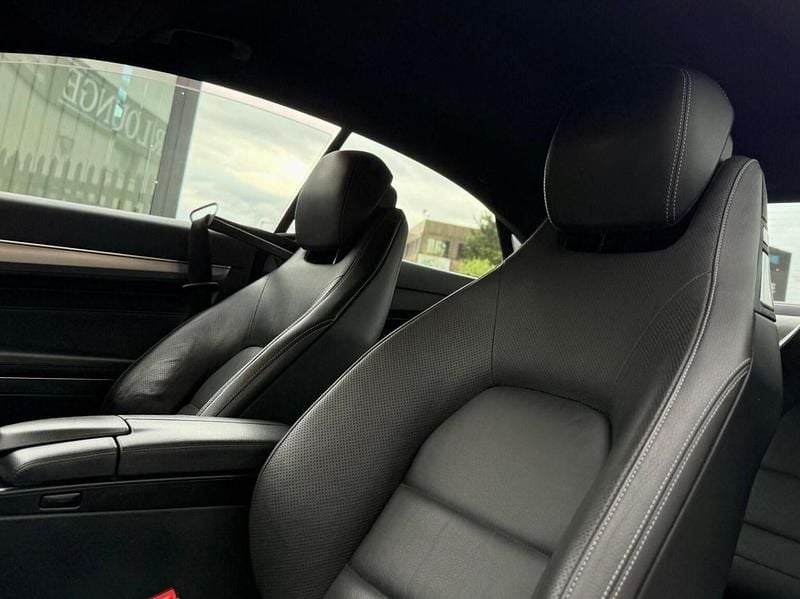 Begagnad Mercedes E220 AMG line 2016 Svart Sportkupé