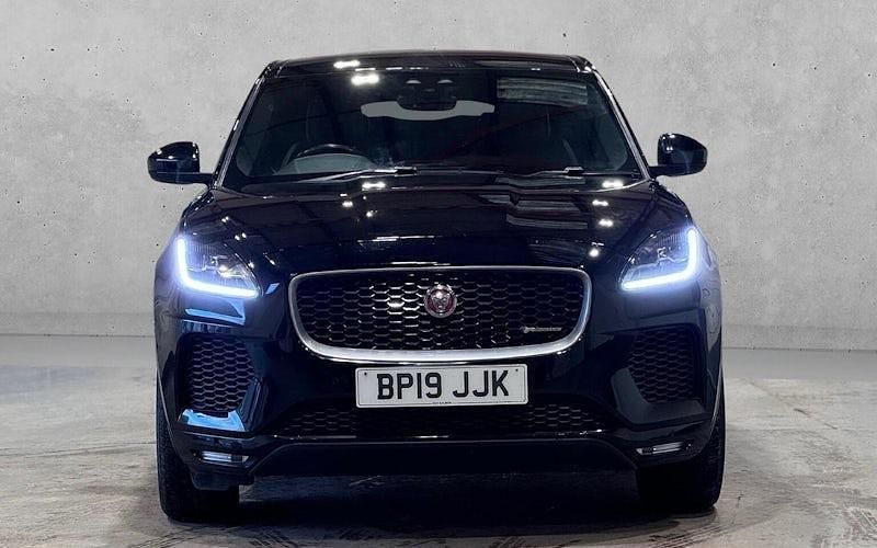 Usado Jaguar E-Pace R-Dynamic 150 HP (110 kW) 2020 SUV