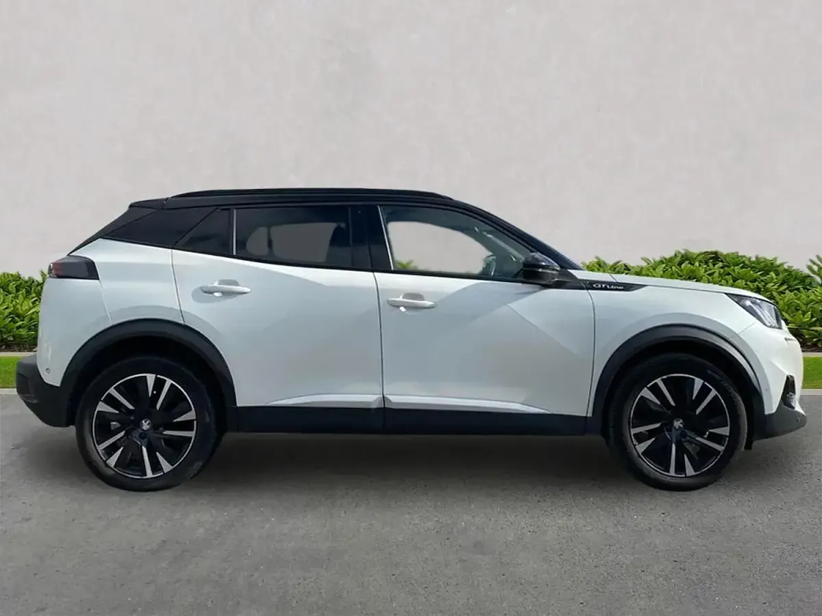 Used Peugeot 2008 GT-line 130 HP (95 kW) 2020 White SUV