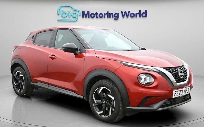 Used Nissan Juke N-Connecta 114 HP (83 kW) 2023 Red SUV