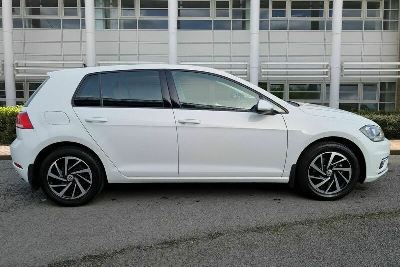 Used VW Golf VII Match 150 HP (110 kW) 2019 White Hatchback