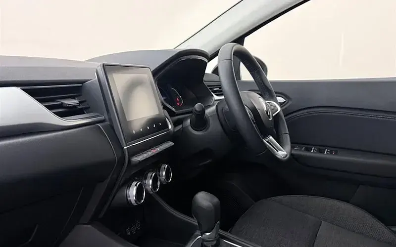 Used Renault Captur Techno 143 HP (105 kW) 2023 White/black SUV