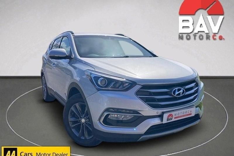 Used Hyundai Santa Fe Premium 2016 Sleek silver SUV