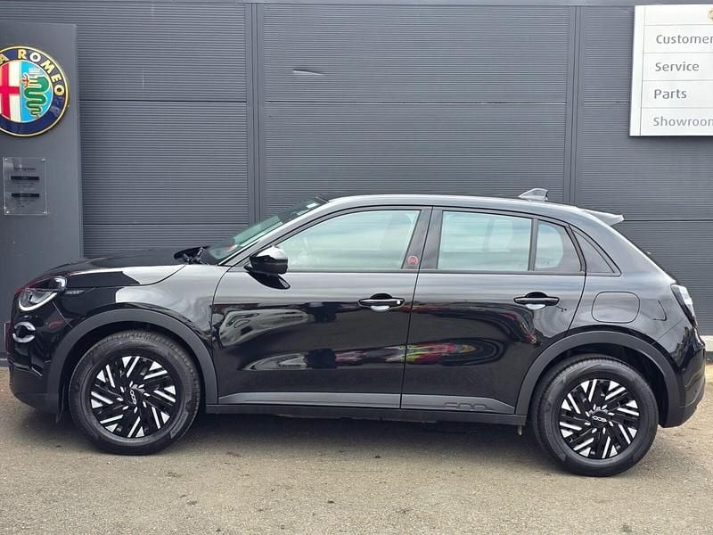 Used Fiat 600 Red 114 kW (156 HP) 2024 Black Hatchback