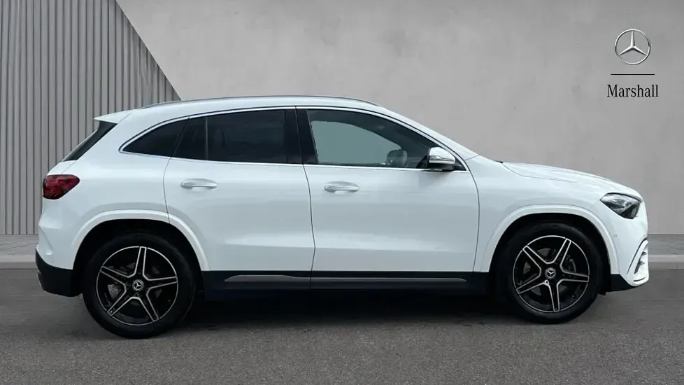 Used Mercedes GLA200 Executive 163 HP (119 kW) 2025 Polar white SUV