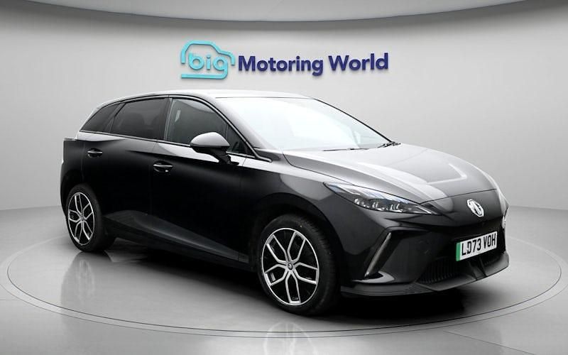 Begagnad MG MG4 EV Trophy 150 kW (204 HK) 2025 Halvkombi