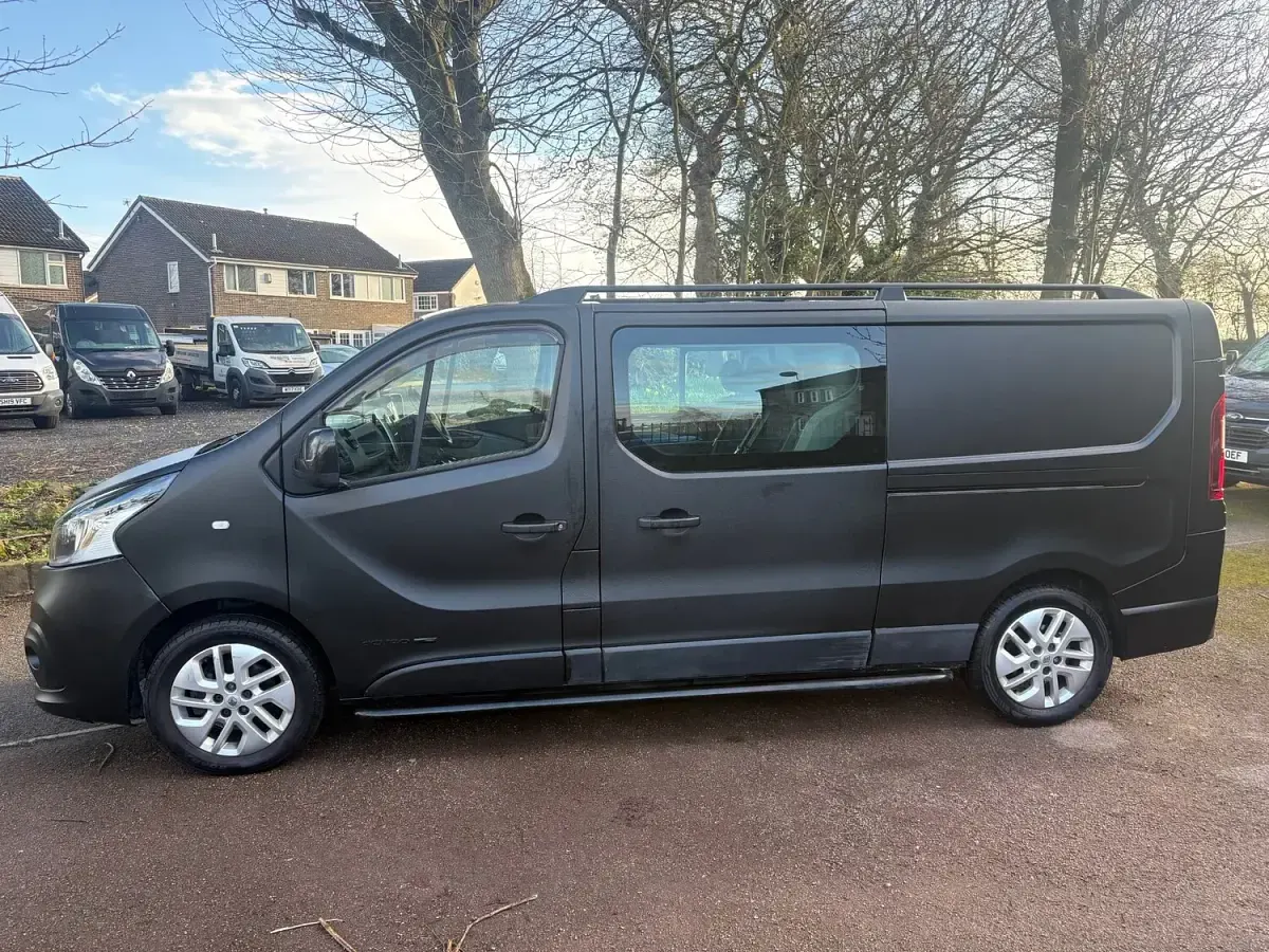 Used Renault Trafic 2016 Black MPV
