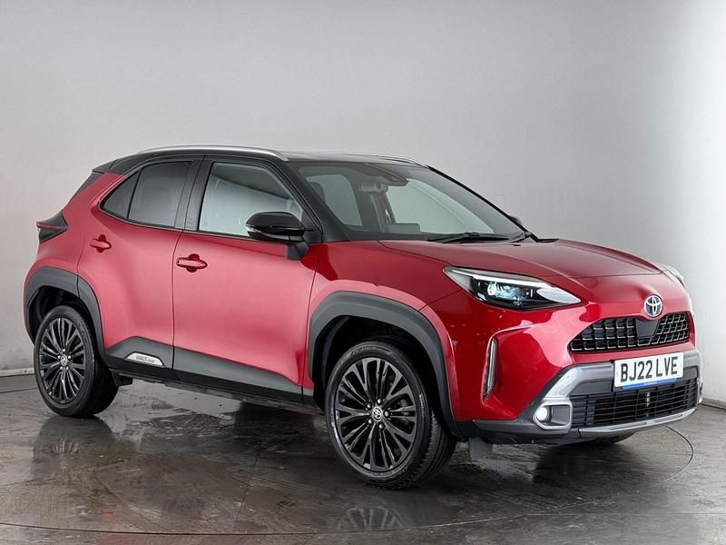 Used Toyota Yaris Cross 2022 Red and black SUV