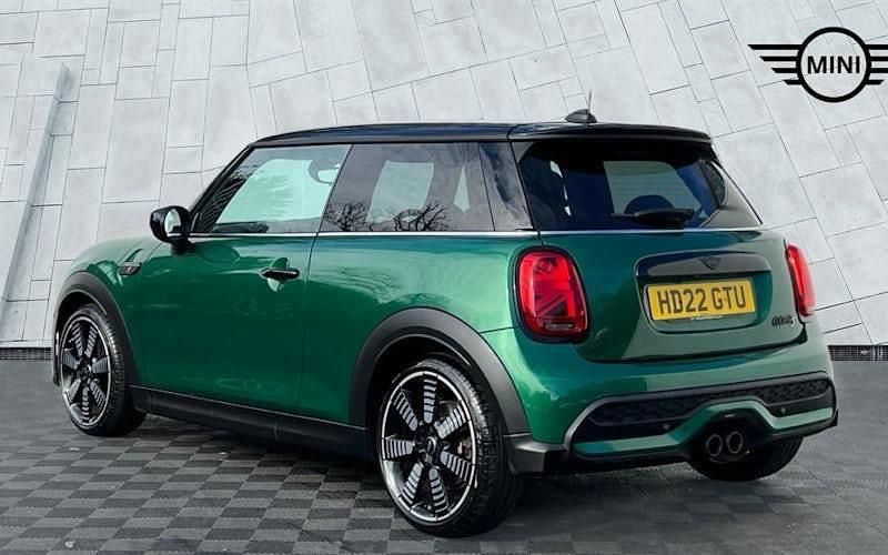 Used Mini Cooper S Exclusive 178 HP (130 kW) 2022 Green Hatchback