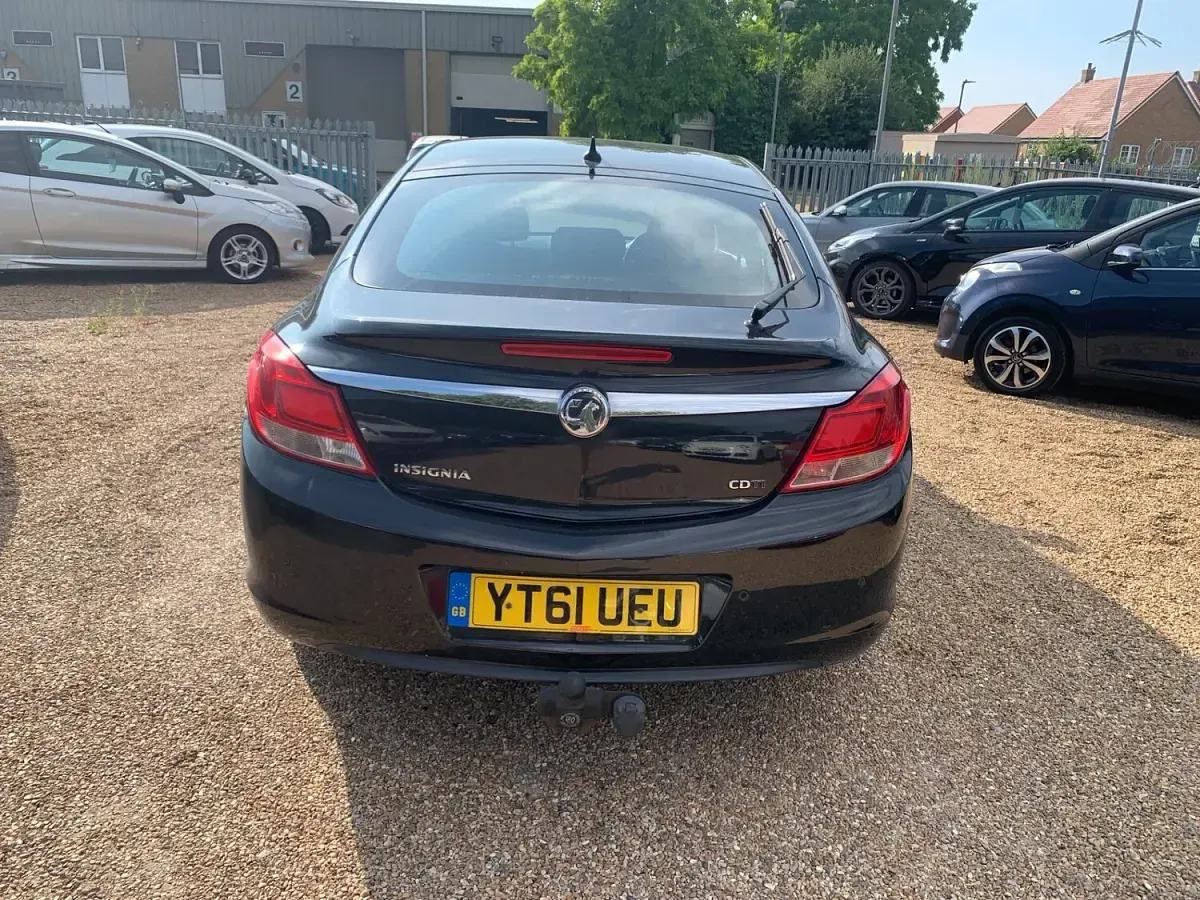 Used Vauxhall Insignia SRi 160 HP (117 kW) 2011 Black Hatchback