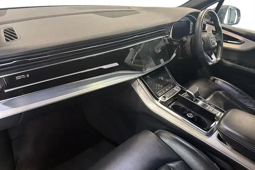 Used Audi Q7 S-Line 231 HP (169 kW) 2023 Grey SUV
