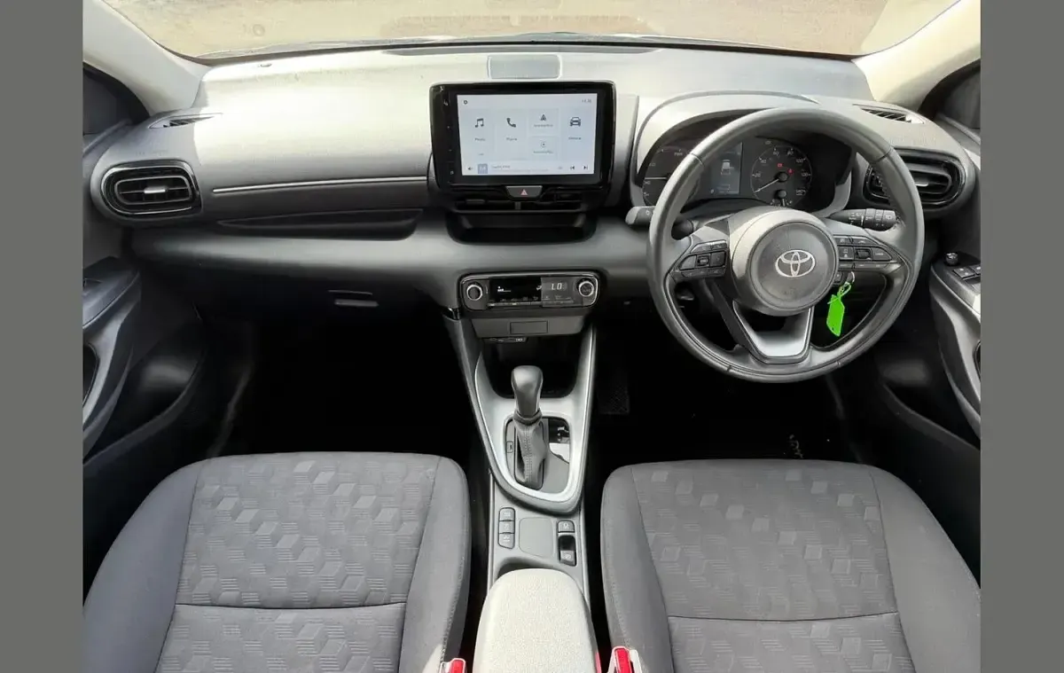 Used Toyota Yaris 116 HP (85 kW) 2024 White Hatchback