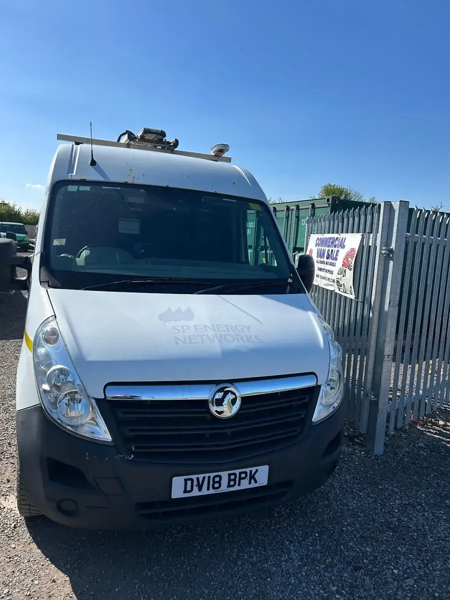 Używany Vauxhall Movano 130 KM (95 kW) 2018 Biały Minivan