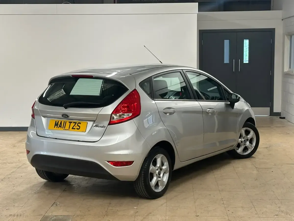 Used Ford Fiesta 82 HP (60 kW) 2011 Silver Hatchback