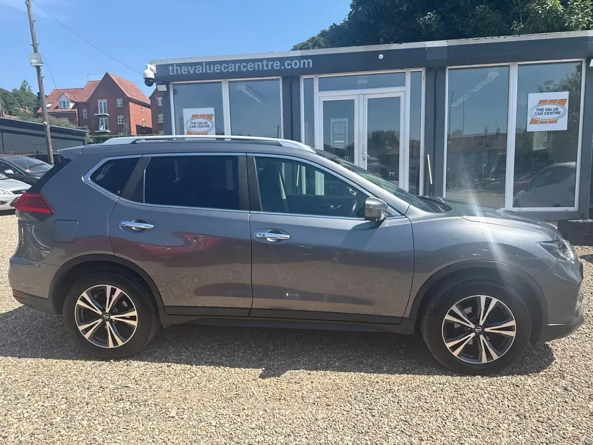 Used Nissan X-Trail N-Connecta 130 HP (95 kW) 2018 Grey SUV