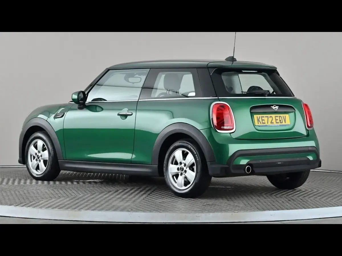 Used Mini Cooper Classic 136 HP (100 kW) 2022 Green Hatchback