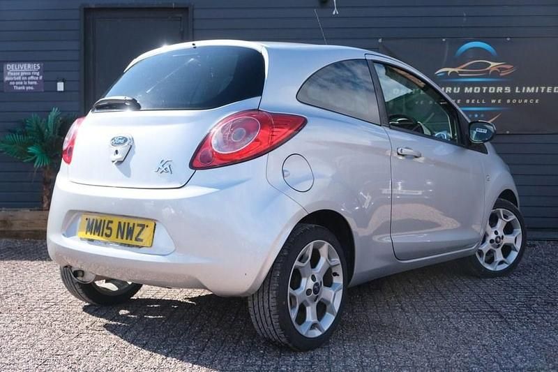 Gebraucht Ford Ka Zetec 69 PS (50 kW) 2015 Silber Kleinwagen