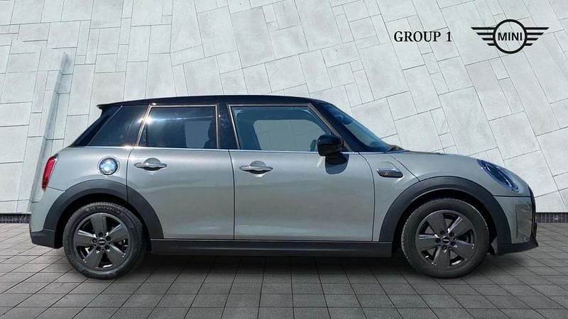 Usado Mini Cooper S Classic 178 HP (130 kW) 2023 Cinzento Citadino