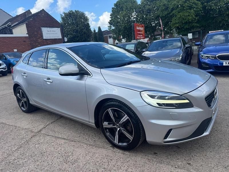 Silver Used 2017 Volvo V40 R-Design Estate | £7,990 (Fair price) - Image 1/4