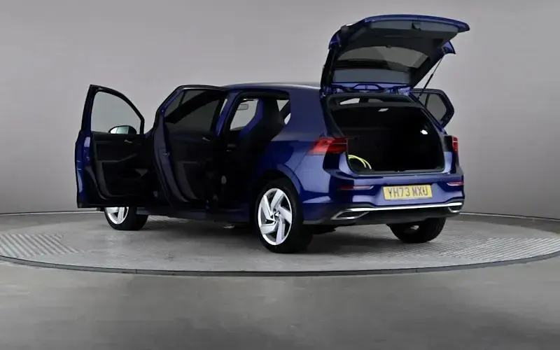 Used VW Golf VIII GTE 245 HP (180 kW) 2023 Blue Hatchback