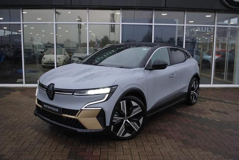 Used Renault Megane E-Tech Iconic 160 kW (218 HP) 2023 Grey/black Hatchback