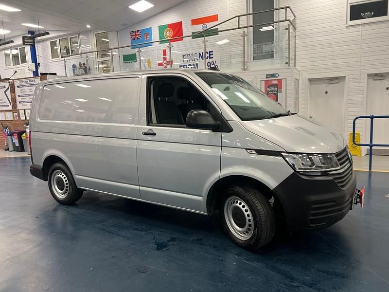 Second-hand VW Transporter Startline 150 CP (110 kW) 2021 Argintiu Van