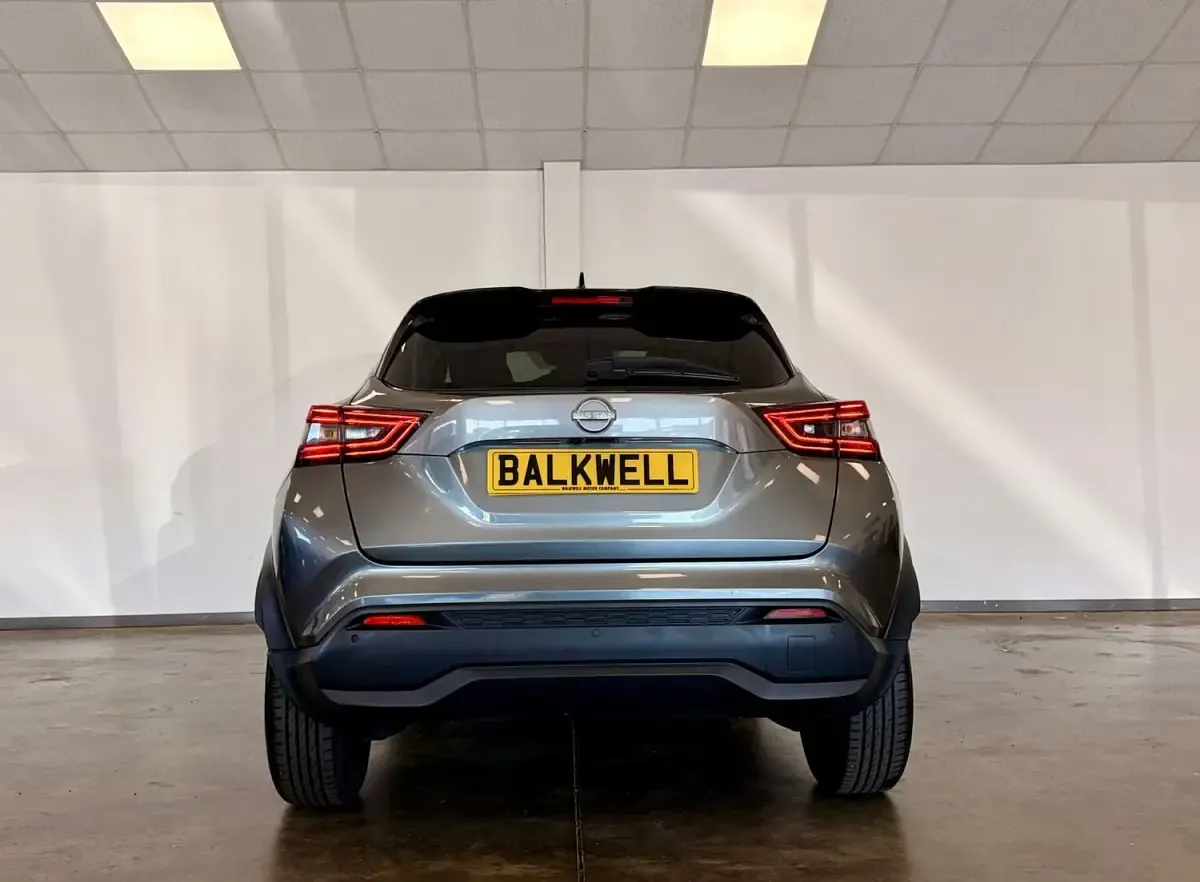 Used Nissan Juke N-Connecta 114 HP (83 kW) 2023 Grey SUV