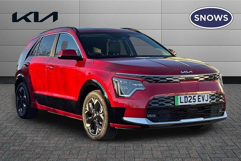 Runway red Used 2025 Kia e-Niro SUV | £26,599 (A bit pricey) - Image 1/4