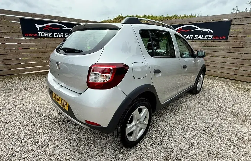 Used Dacia Sandero Ambiance 90 HP (66 kW) 2014 Silver Hatchback