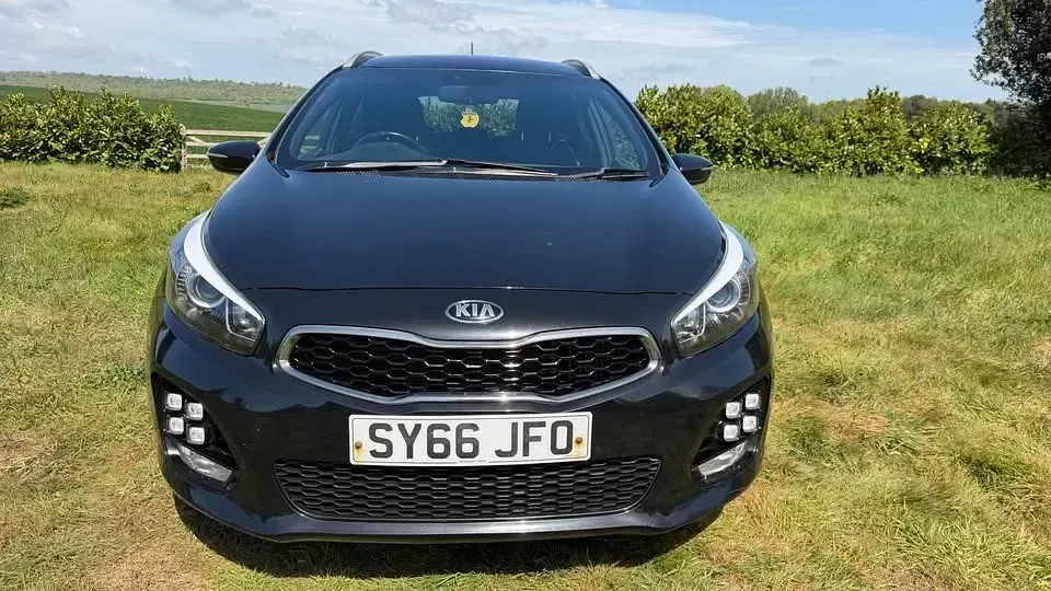 Käytetty Kia Ceed GT-Line 2016 Musta Viistoperä