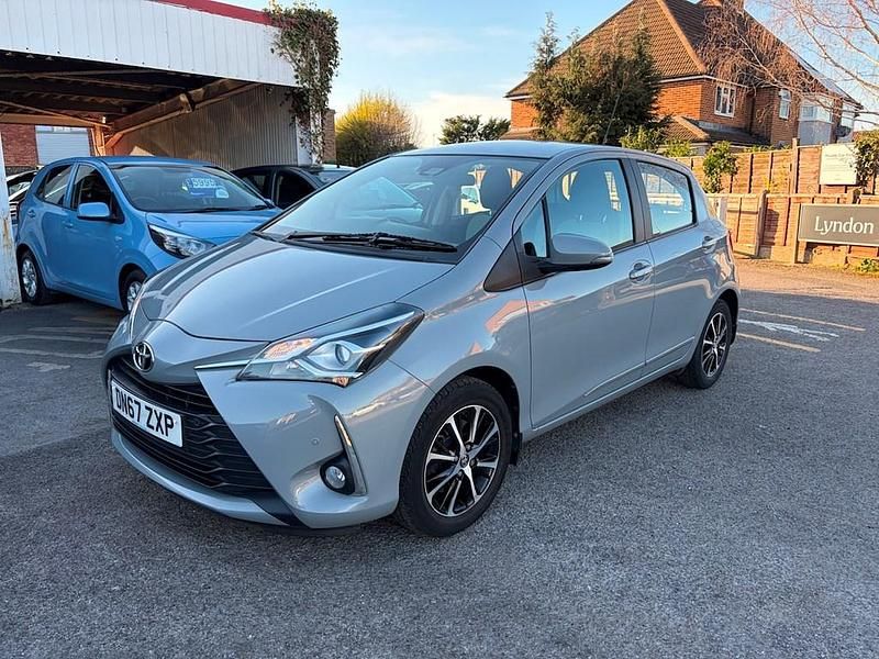 Used Toyota Yaris 111 HP (81 kW) 2018 Grey Hatchback