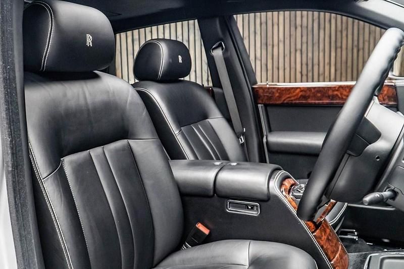 Used Rolls Royce Phantom 453 HP (333 kW) 2015 Silver Sedan