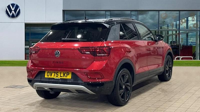 New VW T-Roc Style 115 HP (84 kW) 2025 Kings red premium metallic black SUV
