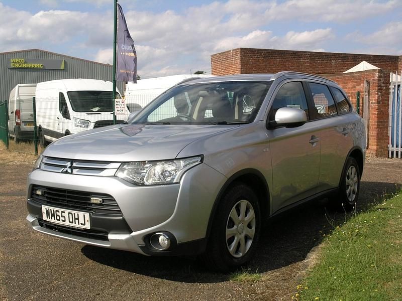 Used Mitsubishi Outlander 2015 Silver SUV