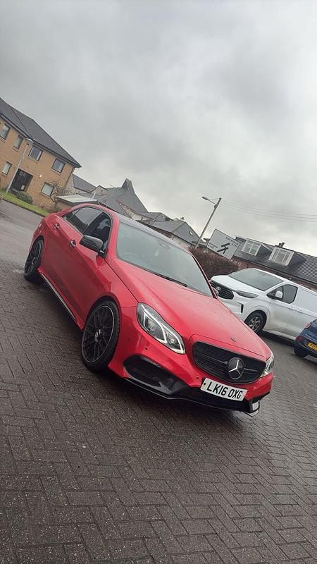 Begagnad Mercedes E220 AMG 2016 Grå Sedan
