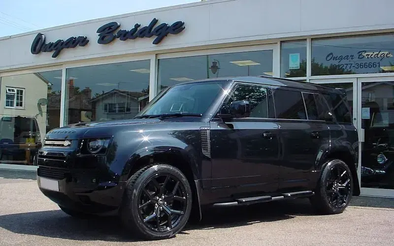 Used Land Rover Defender HSE Dynamic 249 HP (183 kW) 2025 SUV