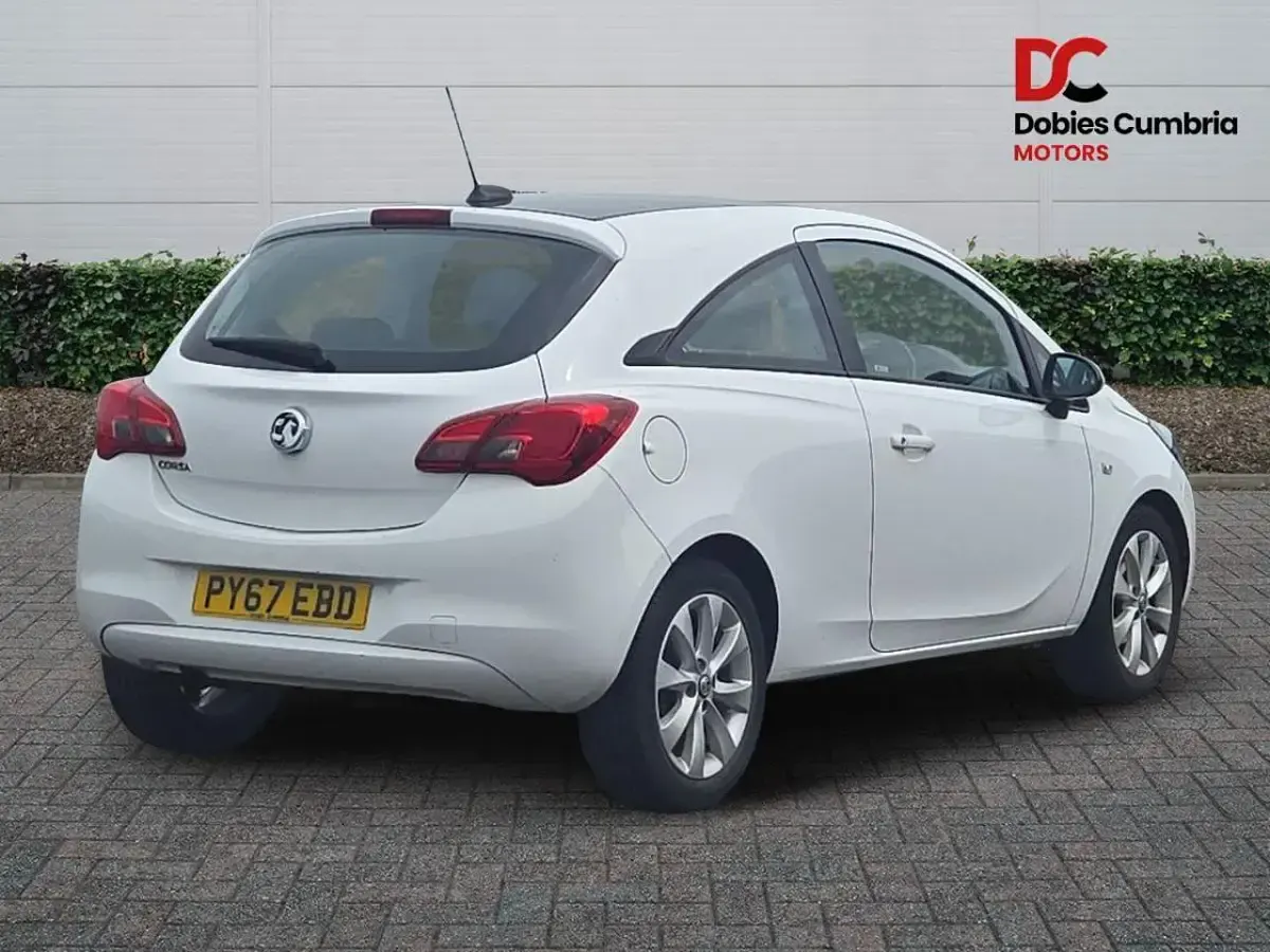 Used Vauxhall Corsa 74 HP (54 kW) 2017 White Hatchback