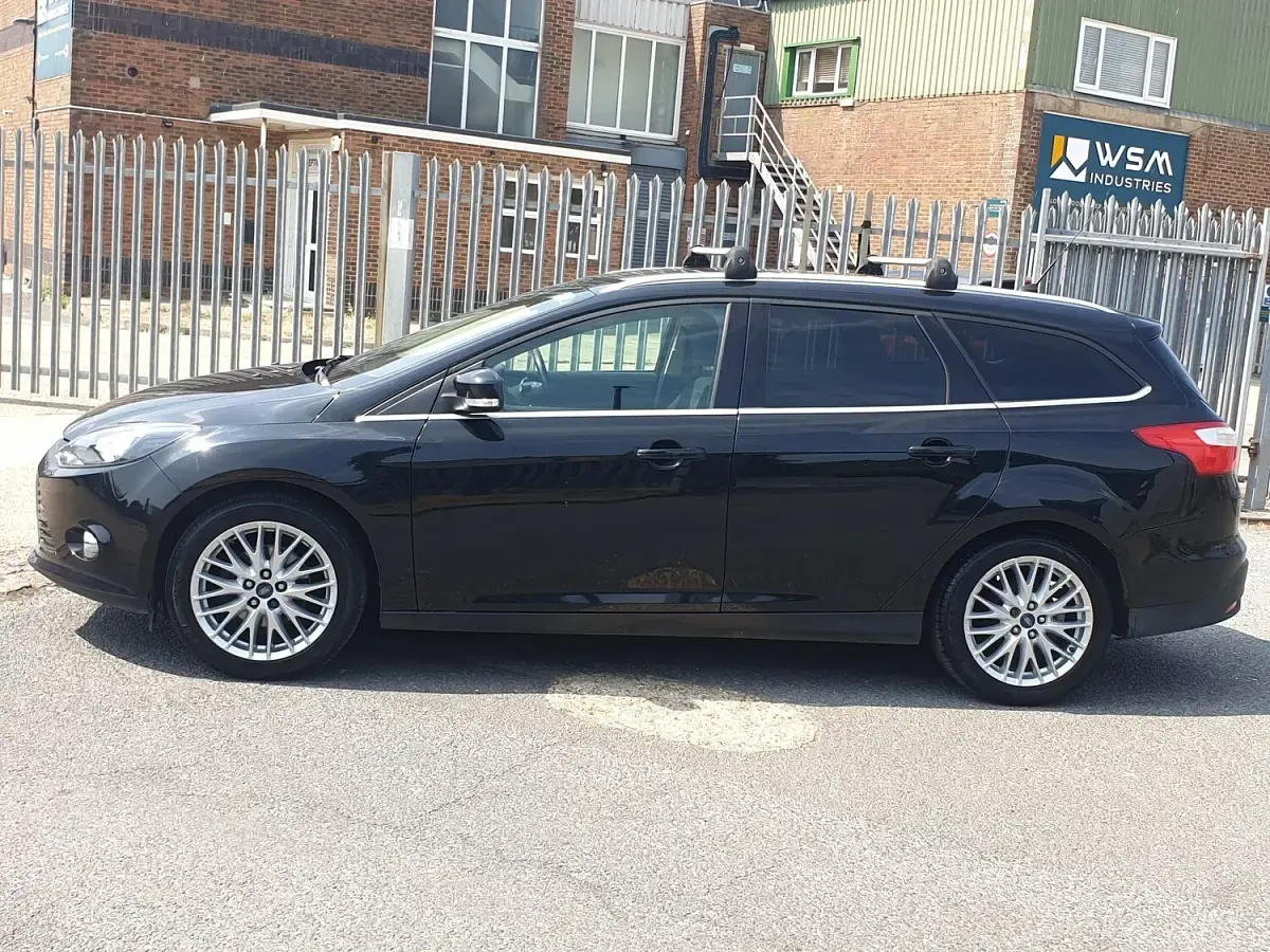 Used Ford Focus Zetec 105 HP (77 kW) 2014 Black Estate