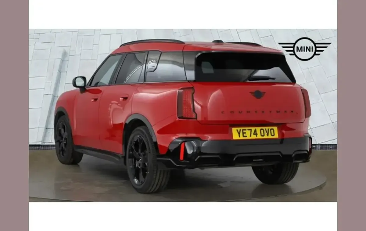 Used Mini Countryman Sport 214 HP (157 kW) 2024 Red SUV