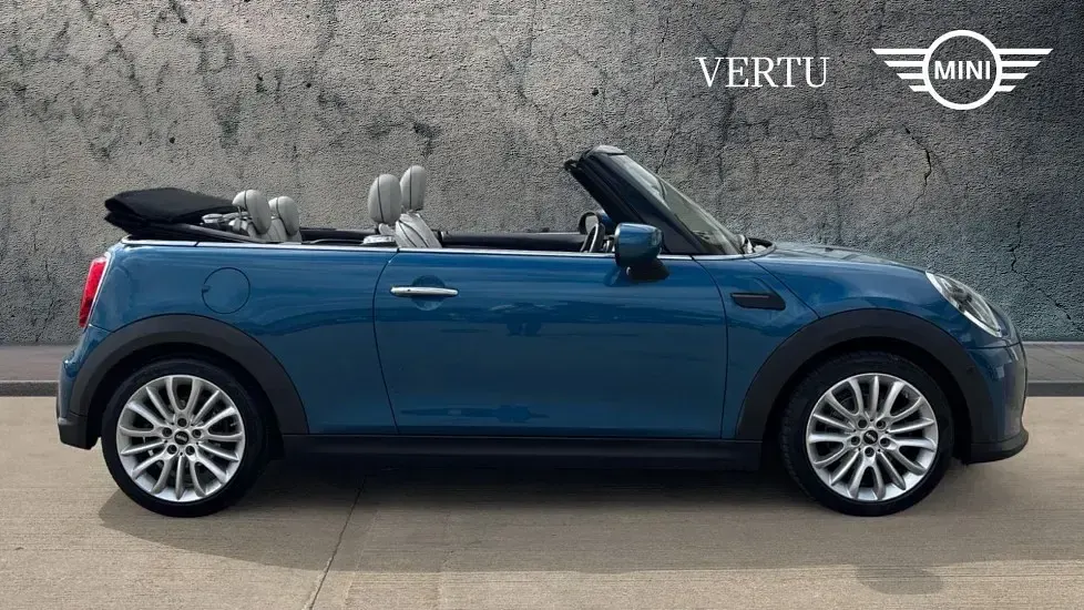 Used Mini Cooper Exclusive 134 HP (98 kW) 2021 Blue Hatchback