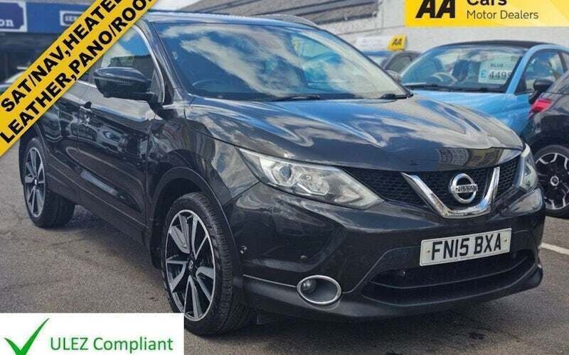 Black Used 2015 Nissan Qashqai Tekna SUV | £6,995 (Fair price) - Image 1/3