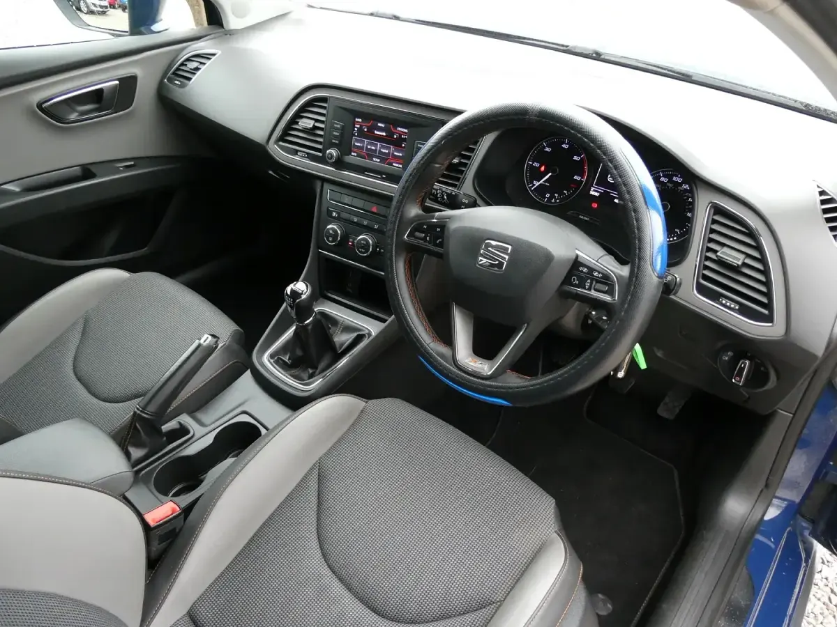 Used Seat Leon SE 150 HP (110 kW) 2016 Blue Estate