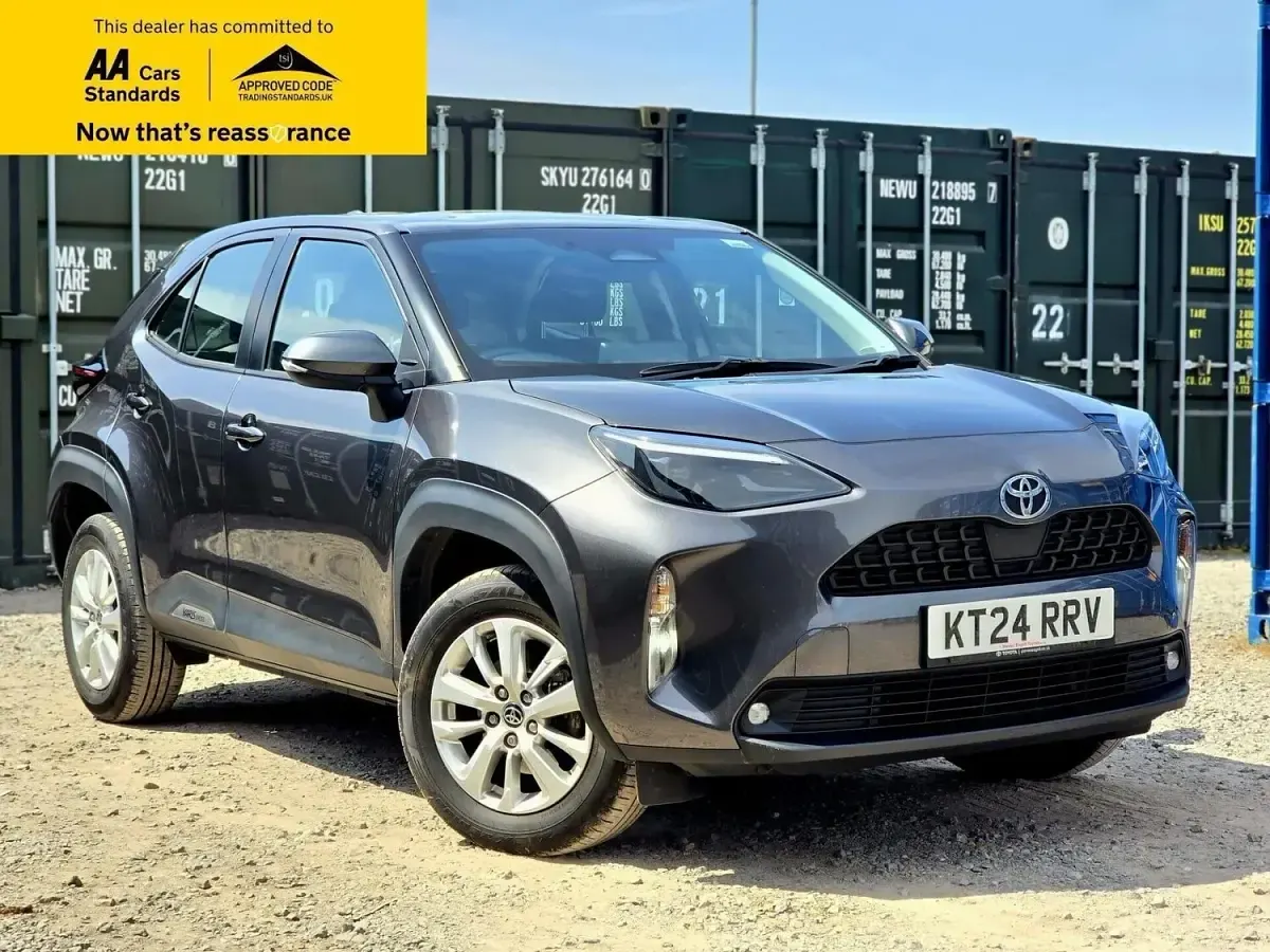 Used Toyota Yaris Cross 116 HP (85 kW) 2024 Grey SUV
