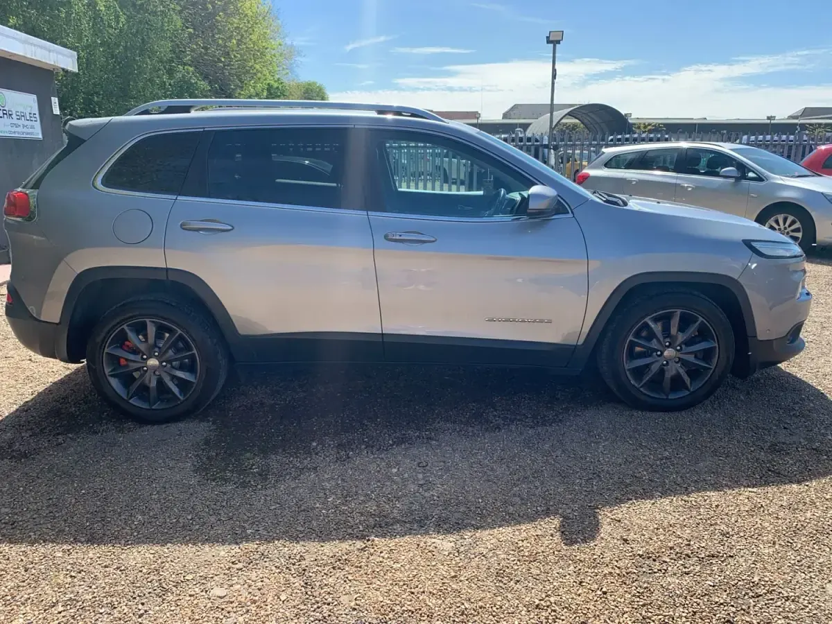Usado Jeep Cherokee Limited 2015 Gris SUV