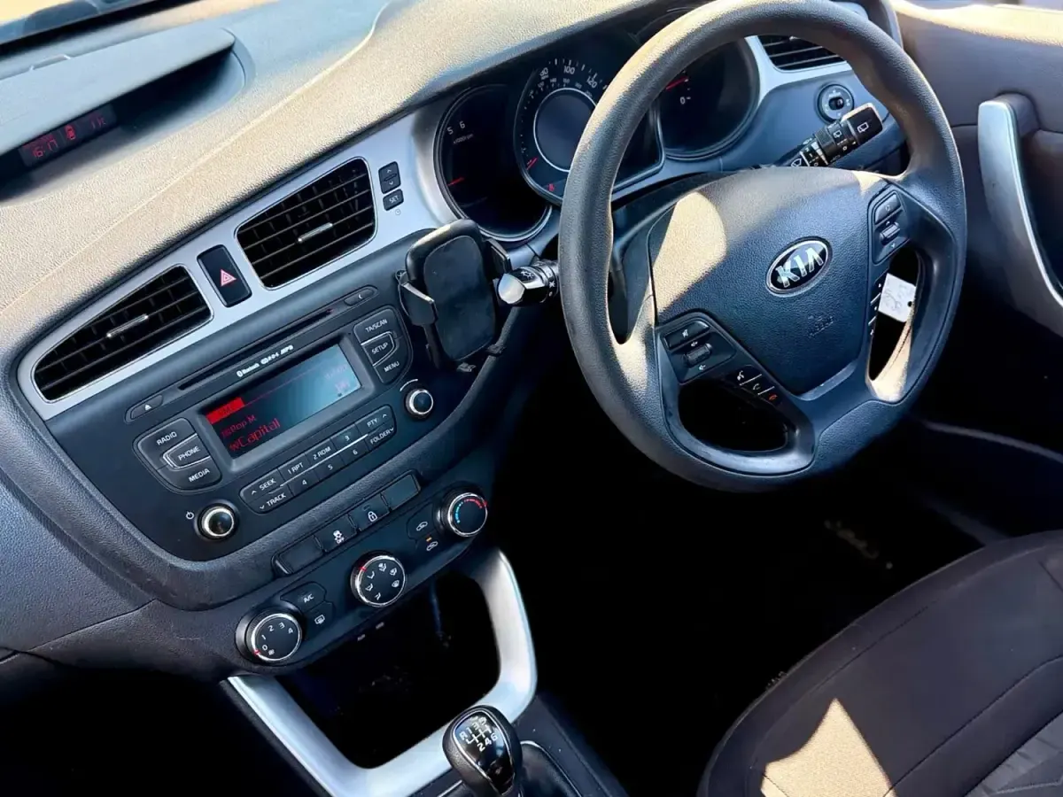 Usado Kia Ceed 2015 Preto Citadino