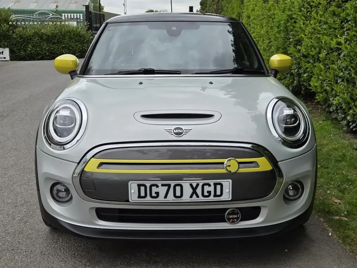 Usado Mini Cooper SE Hatch 135 kW (184 CV) 2020 Plateado Utilitario